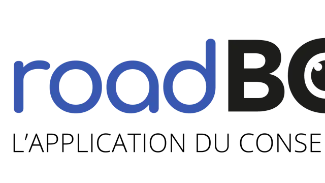 Logo officiel du Roadbook représentant un sac à dos souriant.