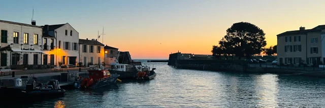 Coucher de soleil sur le port de Saint-Martin