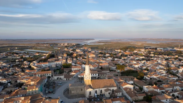 20230214 Ars En Re Vue Aerienne Village Et Clocher Jules Serrurier