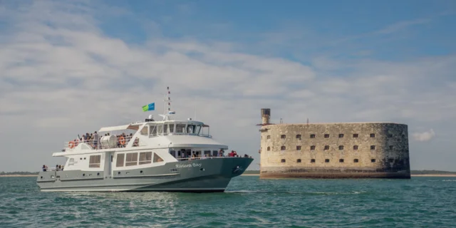 Bateau Touristique Croisiere Inter Iles Fort Boyard