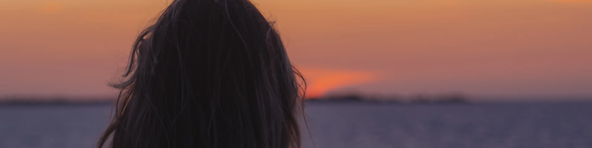 Horizon Romantic Sunset Couple Brock And Betty