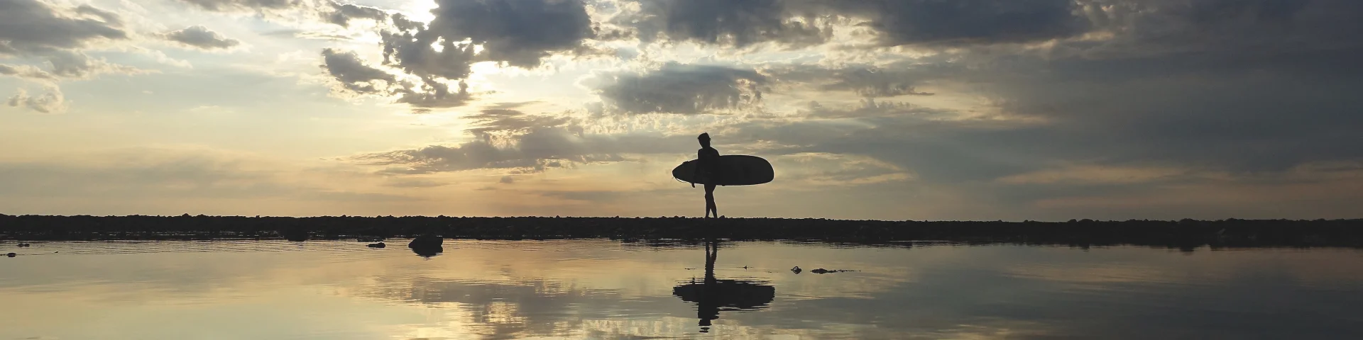 Surfeur Marche Sur Plage Couche Soleil Ile De Re Olivier Tourillon