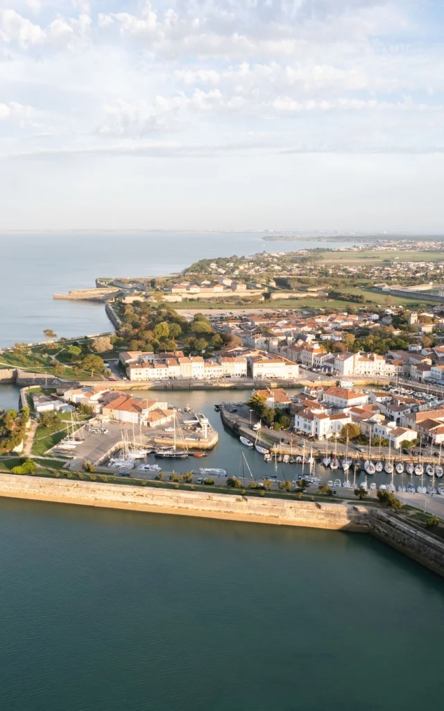 Vue Aerienne Port De Saint Martin De Re Ile De Re Par Jules Serrurier