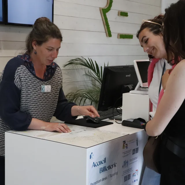 Bureau D Accueil Ba Informations Alizee Russeil