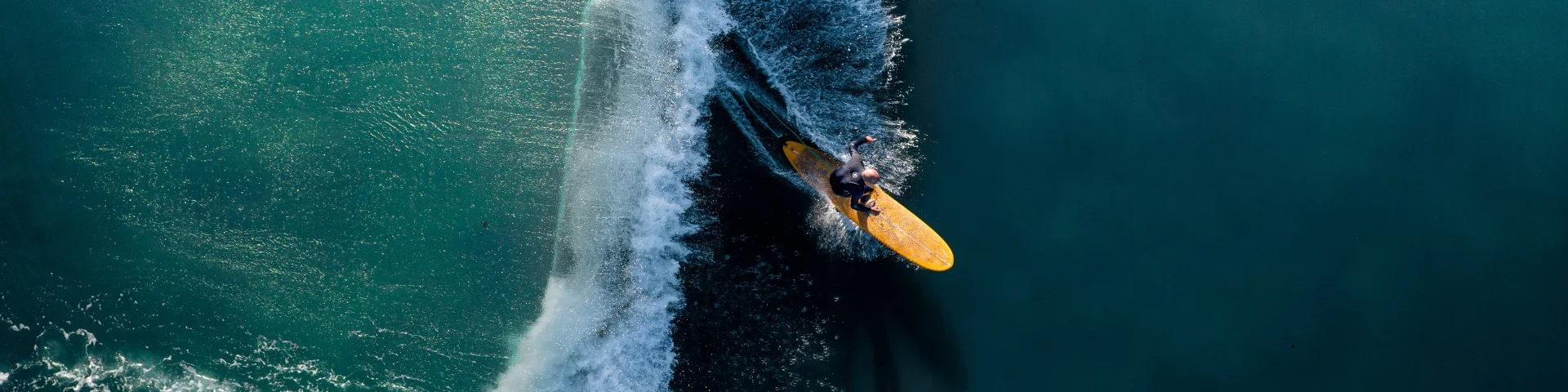 Surfeur Les Portes En Re Ile De Re Edouard Salmon Skystudio Horizontal