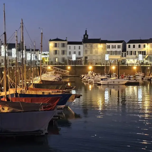 Instagram #destinationiledere