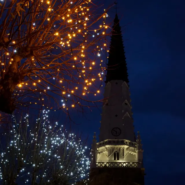 2025 12 Ars En Re Arbre Avec Eglise Decoration De Noel 2
